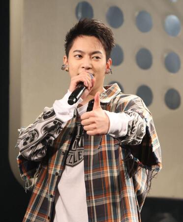 報道向けのパフォーマンスを終え、あいさつするＲＹＯＫＩ　ＭＩＹＡＭＡ（撮影・石井剣太郎）