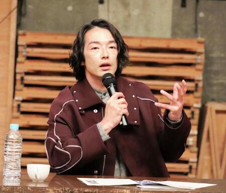 ダンス公演「ＳＴＩＬＬ　ＬＩＦＥ－スティル・ライフ－」の取材会に出席した森山未來