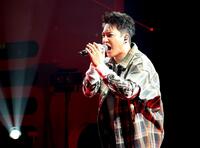 パフォーマンスするＲＹＯＫＩ　ＭＩＹＡＭＡ（撮影・石井剣太郎）