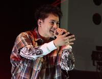 パフォーマンスするＲＹＯＫＩ　ＭＩＹＡＭＡ（撮影・石井剣太郎）