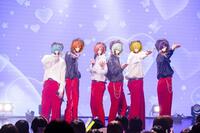 初のワンマンライブを行ったとぅるりぷの（左から）そあら、はりま、パルオ、ものくろ、まひろまる。、つきしろやしろ。＝池袋・ｈａｒｅｖｕｔａｉ