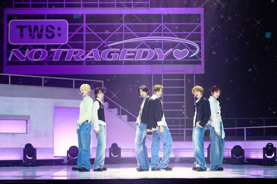 ミニアルバム「ＮＯ　ＴＲＡＧＥＤＹ」のメディアショーケースを行ったＴＷＳ（Ｐ）＆（Ｃ）ＰＬＥＤＩＳ　Ｅｎｔｅｒｔａｉｎｍｅｎｔ