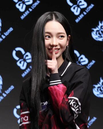 パットを外したＫＡＲＩＮＡ（撮影・佐々木彰尚）