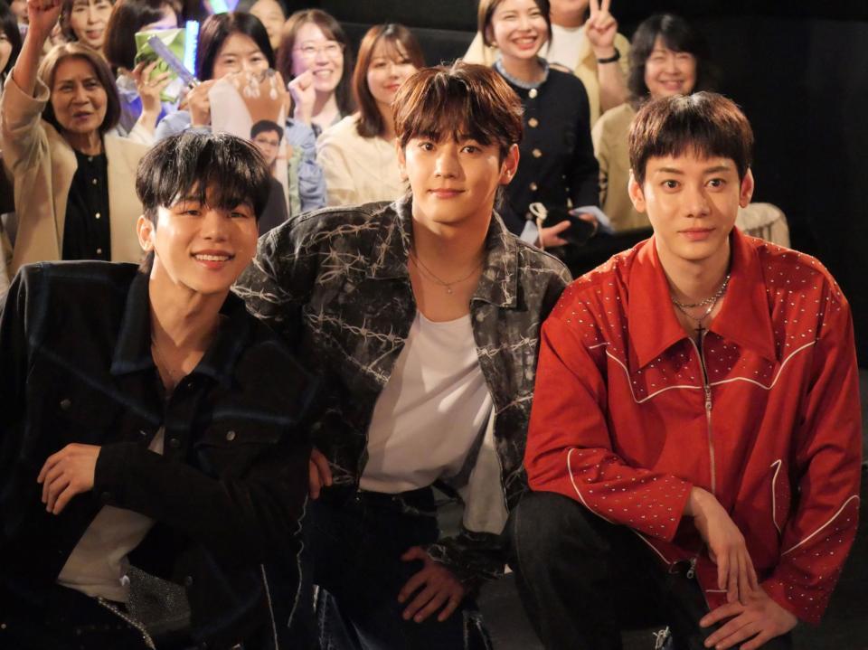 リリースイベントを行ったＭＹＮＡＭＥの（左から）インス、セヨン、コヌ＝東京・タワーレコード渋谷