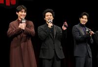 筋肉トークで盛り上がる（左から）福士蒼汰、水上恒司、ユンホ（撮影・棚橋慶太）