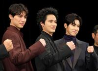 豪華キャストが登場（左から）福士蒼汰、水上恒司、ユンホ　