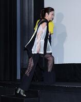 映画「ＳＡＫＡＭＯＴＯ　ＤＡＹＳ」初日舞台あいさつに登壇する上戸彩（撮影・伊藤笙子）