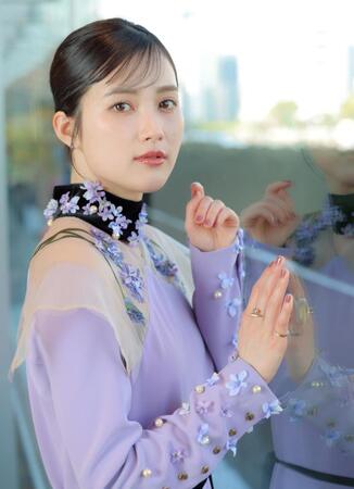 キラキラとした瞳に引き込まれる井頭愛海（撮影・吉澤敬太）