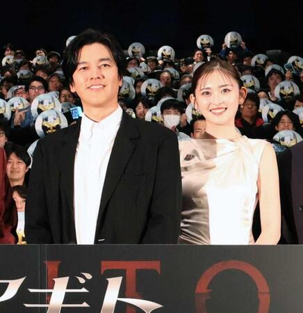 　要潤（左）とゆうちゃみ