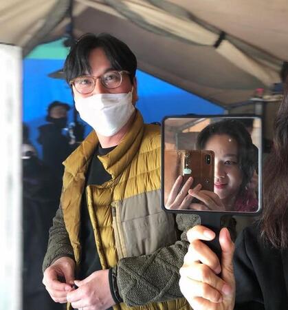 タン・ウェイの公式インスタグラム＠ｔａｎｇｗｅｉ＿ｍｂｏｘより　夫で映画監督のキム・テヨン監督