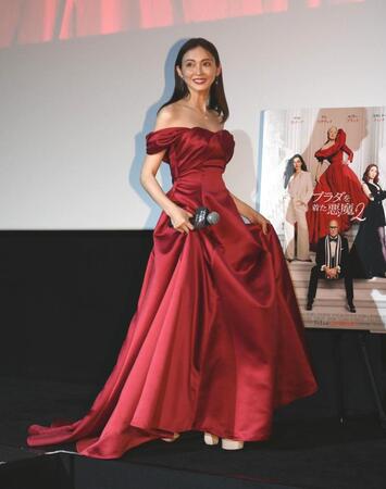 真っ赤なドレスで登場した押切もえ（撮影・開出牧）