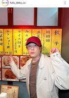 メニューに「チクショー丼」が！オフショットのコウメ太夫。「夫婦別姓刑事」の公式インスタグラム＠ｆｕｆｕ＿ｄｅｋａ＿ｃｘより