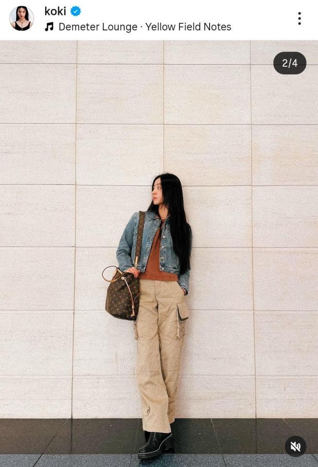 飛行機に乗り込むＫｏｋｉ，。４月２７日付けのインスタグラム＠ｋｏｋｉより