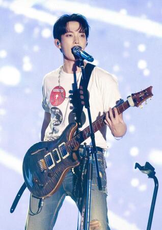 ステージで歌声を響かせたＤＫ　（Ｐ）＆（Ｃ）　ＰＬＥＤＩＳ　Ｅｎｔｅｒｔａｉｎｍｅｎｔ　