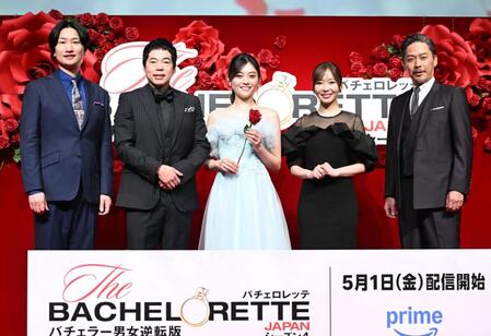 スペシャルトークイベントを行った（左から）山添寛、今田耕司、平松里菜、指原莉乃、板東工（撮影・開出牧）