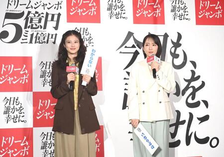 発売記念イベントに登場した今田美桜（左）と吉岡里帆（撮影・園田高夫）
