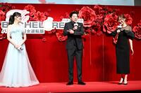 イベントでトークをする（左から）平松里菜、今田耕司、指原莉乃（撮影・開出牧）