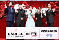 スペシャルトークイベントを行った（左から）山添寛、今田耕司、平松里菜、指原莉乃、板東工＝４月３０日