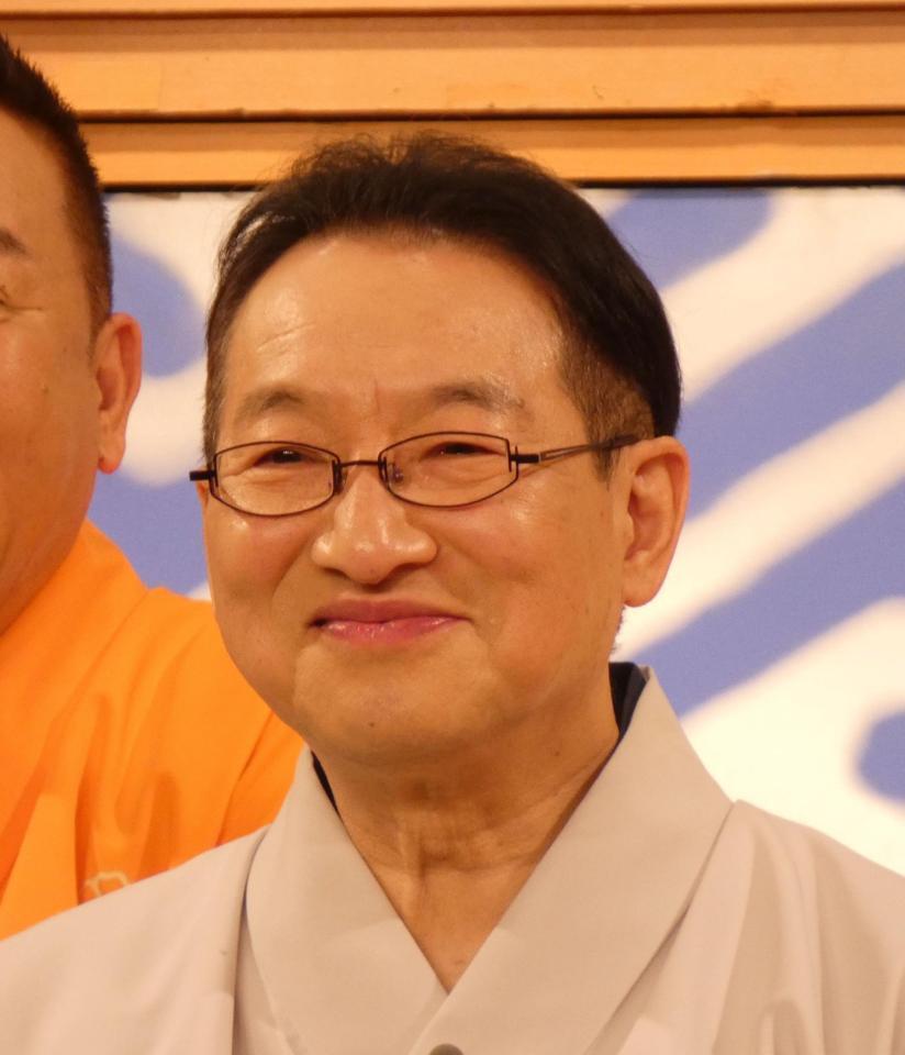 会見を行った春風亭昇太