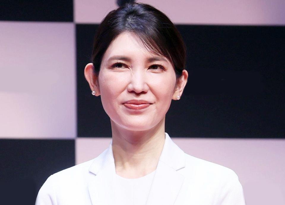　友利新氏