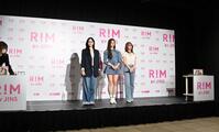 イベントに登場した（左から）ＭＩＳＡＭＯのＭＩＮＡ、ＳＡＮＡ、ＭＯＭＯ（撮影・持木克友）