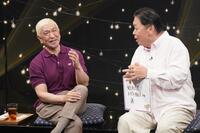 生配信を行った松本人志（左）と伊集院光©吉本興業