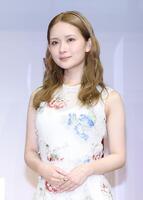 畑芽育＝４月３０日