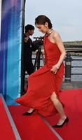 レッドカーペットで登壇する北川景子（撮影・持木克友）