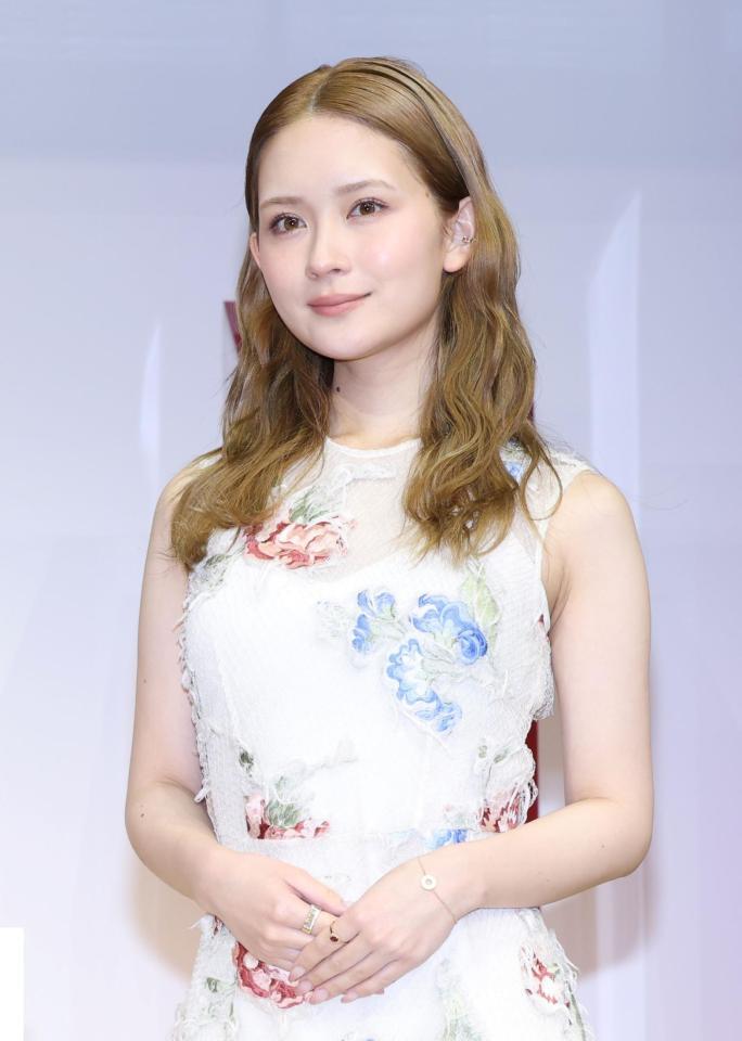 畑芽育＝４月３０日