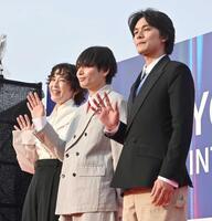 　（左から）宮沢りえ、内山拓也、北村匠海