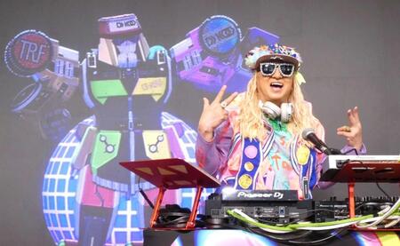 ＶＪ　ＫＯＯ（左）と対面したＤＪ　ＫＯＯ