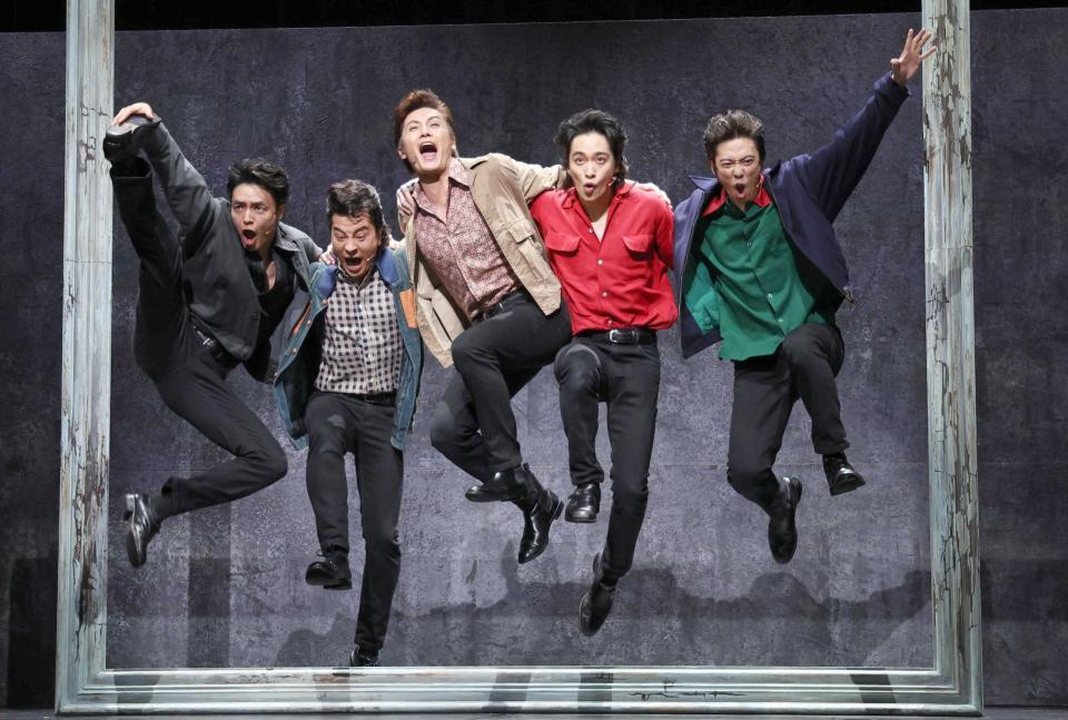 熱演する（左から）上口耕平、ＪＵＯＮ、加藤和樹、戸塚祥太、辰巳雄大（撮影・佐々木彰尚）