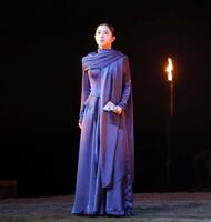王の娘を美しく演じる石原さとみ（撮影・吉澤敬太）