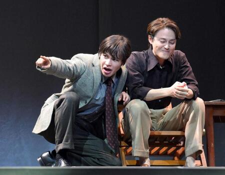 　舞台「リプリー」で難役を熱演する上田竜也（左）と木村了（撮影・伊藤笙子）