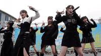 熱いパフォーマンスを見せるＷＨＩＴＥ　ＳＣＯＲＰＩＯＮ©ＯＶＥＲＳＥ／ＫＩＮＧ　ＲＥＣＯＲＤＳ