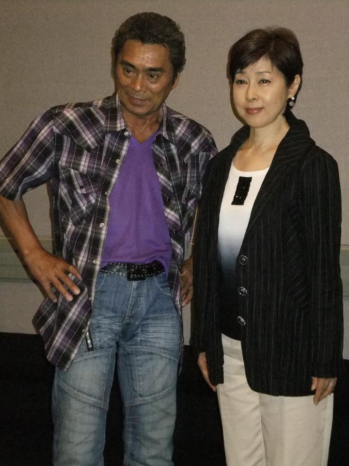 １５年ぶりの再会となった大葉健二さん（左）と叶和貴子（２０１２年７月撮影）