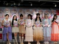 発売記念イベントを行ったＣＡＮＤＹ　ＴＵＮＥの（左から）福山梨乃、桐原美月、南なつ、小川奈々子、立花琴未、宮野静、村川緋杏