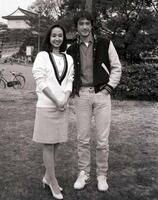 １９８５年、草刈正雄と遥くらら