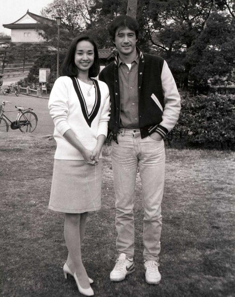 １９８５年、草刈正雄と遥くらら