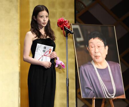 「第３４回橋田賞」受賞式に登場した今田美桜（撮影・伊藤笙子）