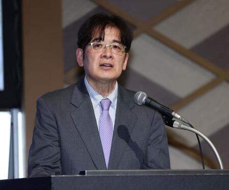「第３４回橋田賞」受賞式の司会を務めた元ＴＢＳアナウンサーの斎藤哲也さん（撮影・伊藤笙子）