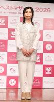 ベストマザー賞を受賞した鮫島彩さん＝東京・浜離宮朝日ホール（撮影・佐々木彰尚）