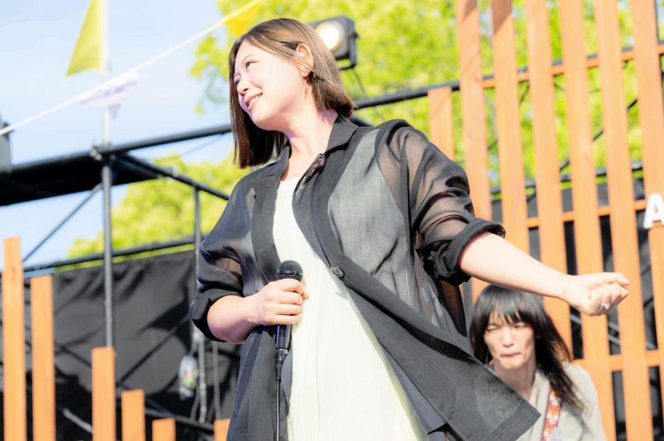 デビュー２０周年を記念した地元・大阪での約１０年ぶりフリーライブ「絢香２０ｔｈ　ＡＮＮＩＶＥＲＳＡＲＹ　ＰＲＥＭＩＵＭ　ＦＲＥＥ　ＬＩＶＥ」を行った絢香