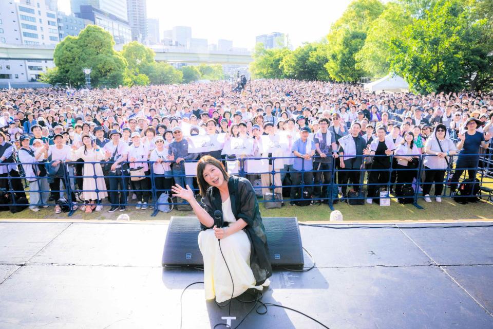 デビュー２０周年を記念した約１０年ぶりの地元・大阪でのフリーライブに、７０００人を動員した絢香