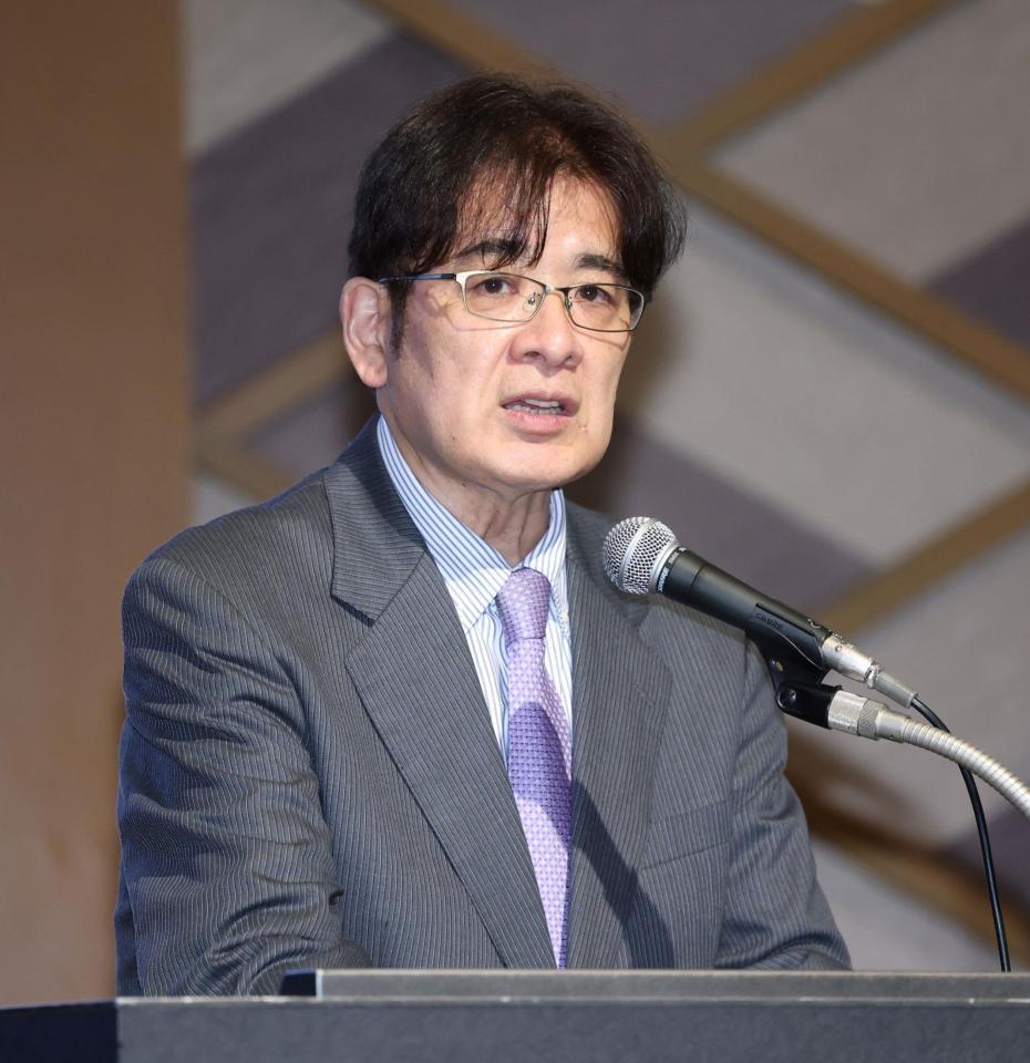 「第３４回橋田賞」受賞式の司会を務めた元ＴＢＳアナウンサーの斎藤哲也さん（撮影・伊藤笙子）