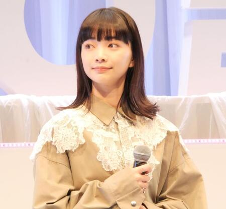 イベントに出席した見上愛