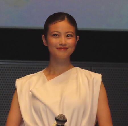 新ブランドキャンペーン発表会に出席した今田美桜