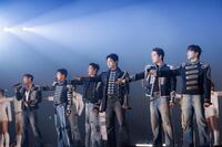 （左から）ＪＵＮ．Ｋ、ＷＯＯＹＯＵＮＧ、ＮＩＣＨＫＨＵＮ、ＴＡＥＣＹＥＯＮ、ＣＨＡＮＳＵＮＧ、ＪＵＮＨＯ
