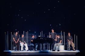 （左から）ＣＨＡＮＳＵＮＧ、ＮＩＣＨＫＨＵＮ、ＪＵＮ．Ｋ、ＴＡＥＣＹＥＯＮ、ＪＵＮＨＯ、ＷＯＯＹＯＵＮＧ（撮影：田中聖太郎写真事務所）