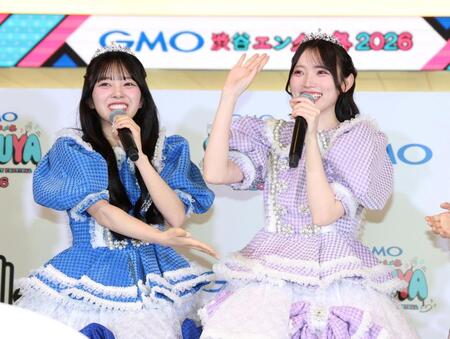 記者発表会に臨むＣＵＴＩＥ　ＳＴＲＥＥＴの増田彩乃（左）と真鍋凪咲（撮影・石井剣太郎）